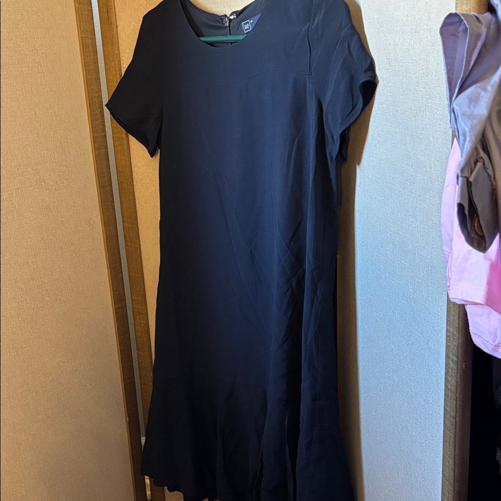 FINAL MARKDOWN Gap Elegant Black Classic Dress XS